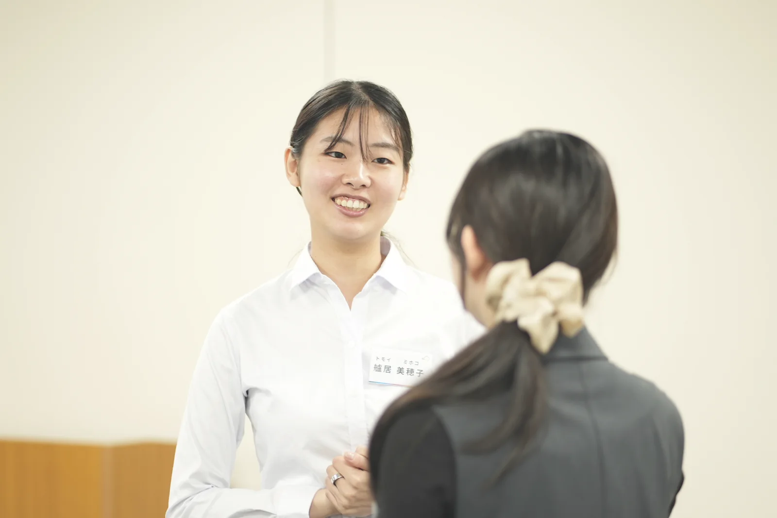 艫居 美穂子さん|2026年サマーインターンシップ・合流した日にメンバーと話す